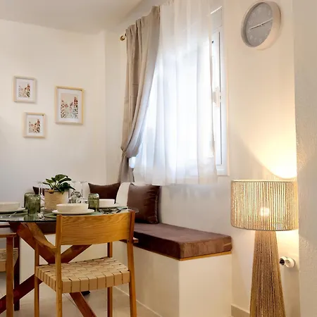 Διαμέρισμα The Pine - Stylish Comfort And Cosiness For 4 *