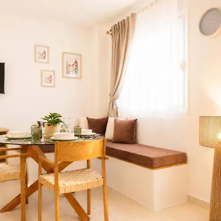 Διαμέρισμα The Pine - Stylish & Private Parking *