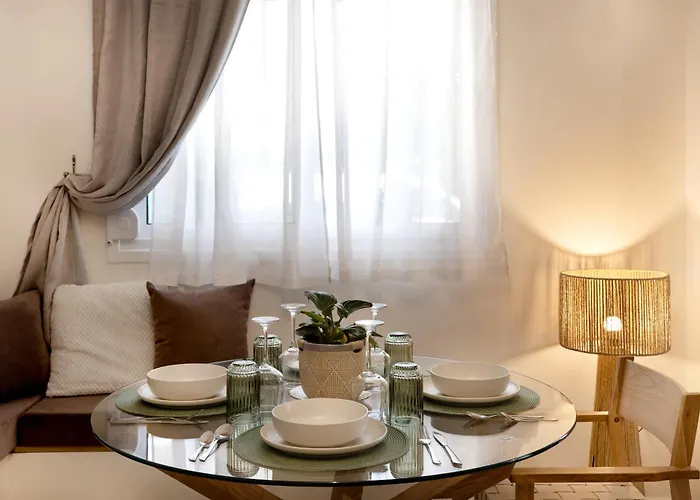The Pine - Stylish Comfort And Cosiness For 4 Apartamento Tessalónica